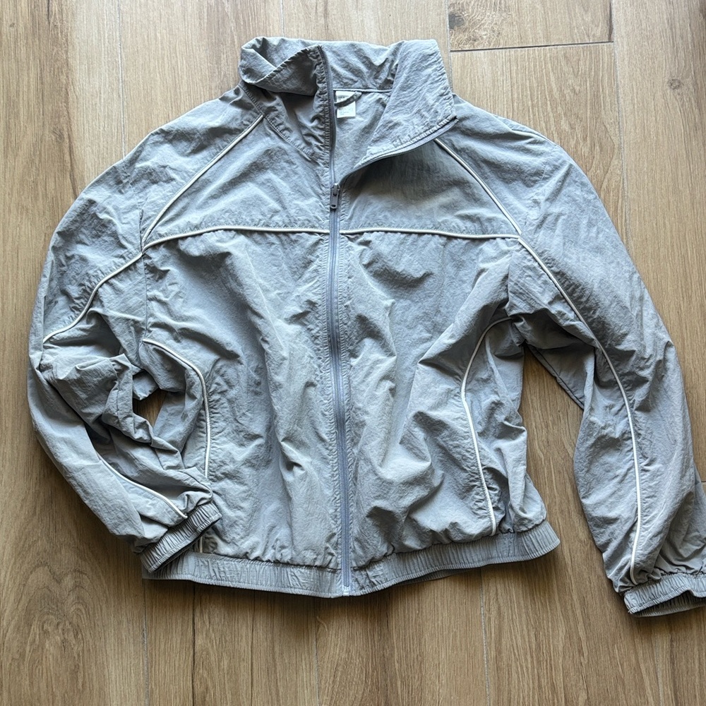 H&M Women’s Light Gray Zip-Front Bomber Jacket